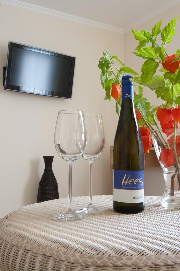 Weingut Hees - Landgasthof Zum Jaeger Aus Kurpfalz Auen Szoba fotó